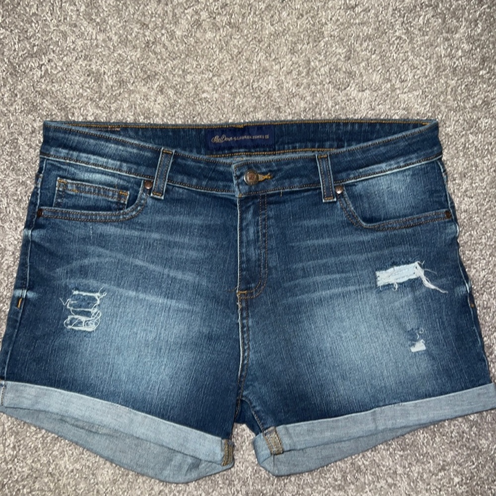 Size 28 (L) Lauren James high-rise cuffed denim shorts